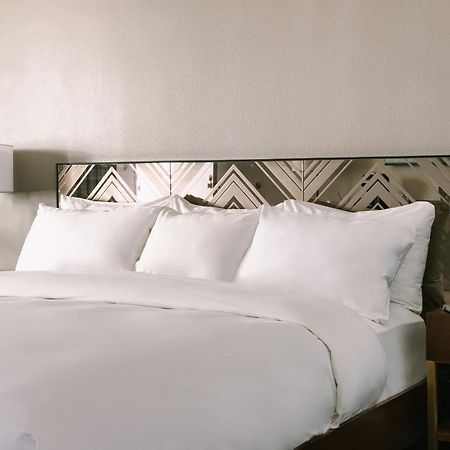 The V Powered By Sonder Hotel Палм Спринг Екстериор снимка